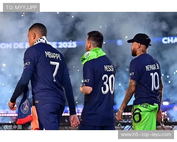 巴黎圣日耳曼踢得轻松，姆巴佩真是随心所欲，巴黎圣日耳曼梅西内马尔姆巴佩